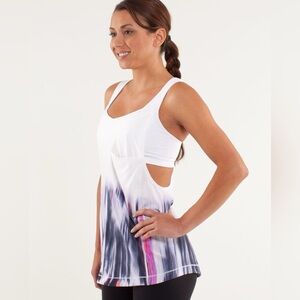 Lululemon Run: For Your Money Tank
Engineered Mirage Deep Indigo / White size 8